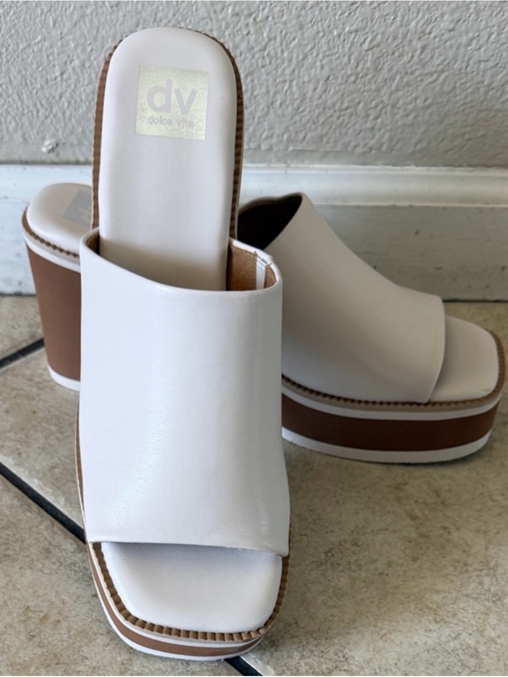 DV Dolce Vita Neville Ivory Platform Mule Heels Size 10 NWT No Box